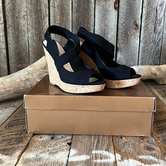 Audrey Brooke Kate Wedge Sandal Size 8 - Picture 6 of 10